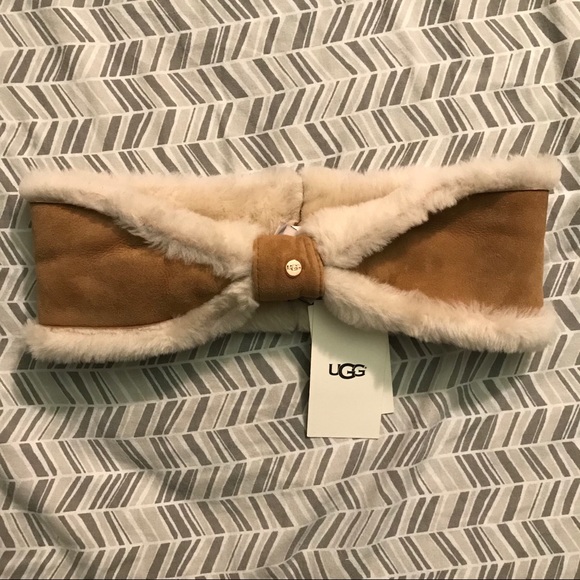 SOLD✨UGG Genuine Shearling Bow Headband - Natural - Picture 3 of 8